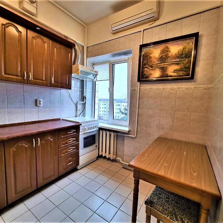82-Avenue Apartment Chernivtsi Εξωτερικό φωτογραφία