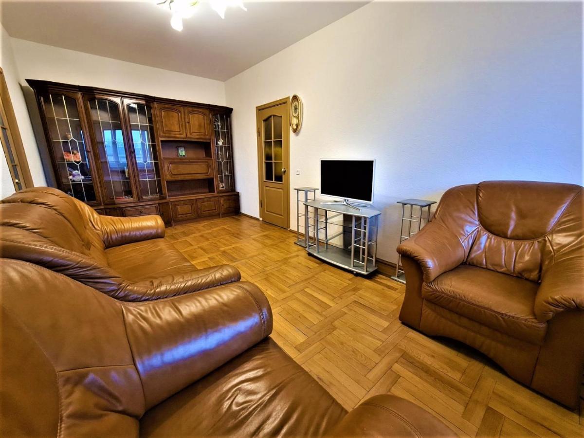 82-Avenue Apartment Chernivtsi Εξωτερικό φωτογραφία